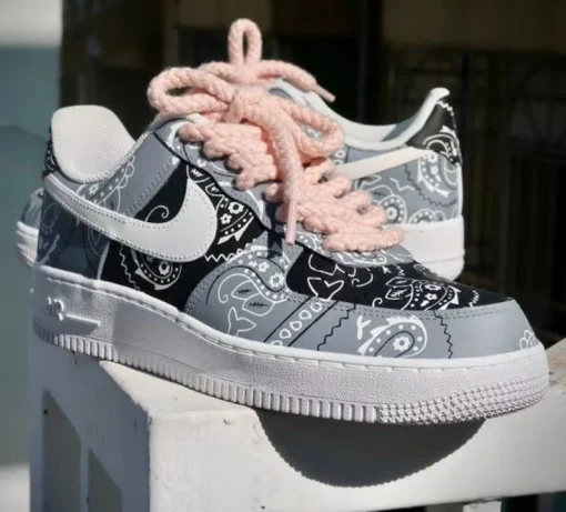 Customize the Nike Air Force 1 Handmade Bandanna Spray Painting Shoes (6)